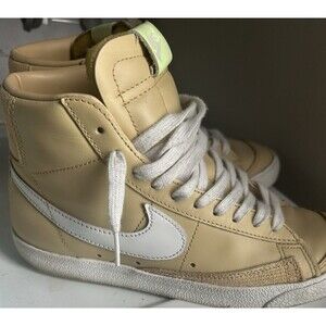 Women’s Size 8  Nike Blazer Mid  Sesame Summit
